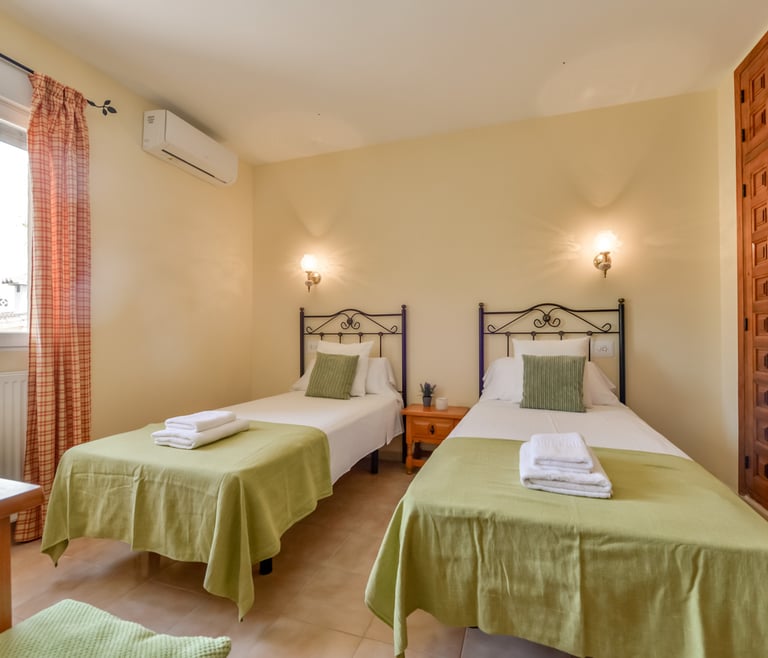Alquiler de villa en Benissa MIRASOL, para 4 pax con piscina privada,  en Benissa - Habitaciones