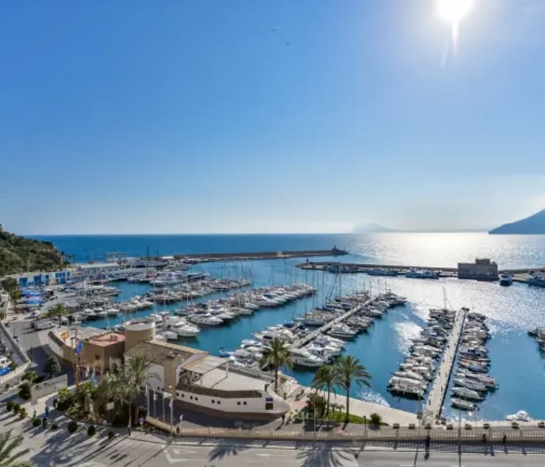 NAUTICO, Appartement te huur in Calpe voor 4 personen met zwembad en privé parkeerplaats en Calpe
