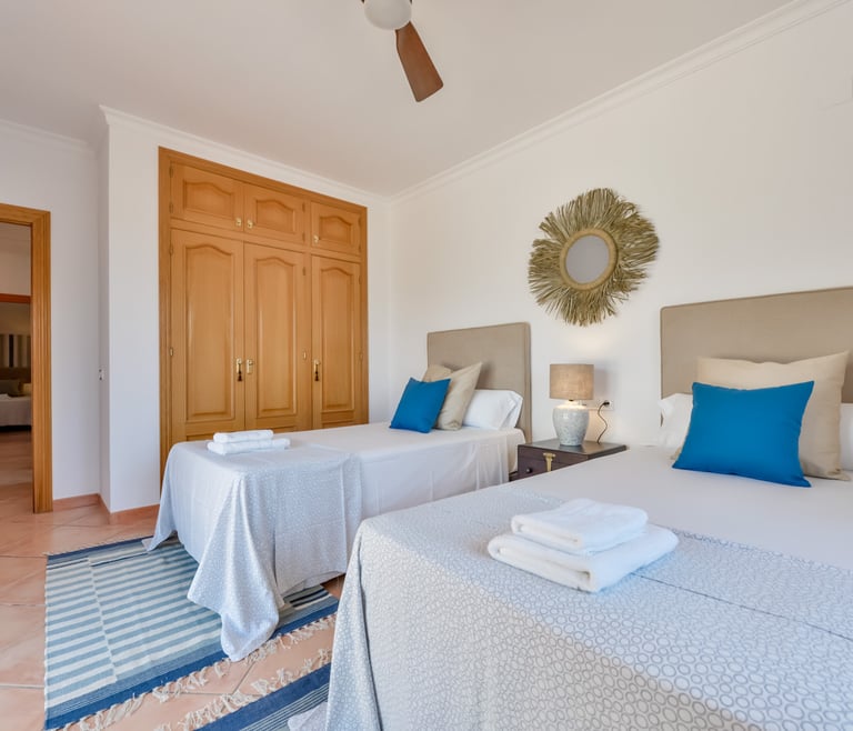 Alquiler de villa en Calpe BELLISSIMA 14 pax y piscina privada en Calpe - Habitaciones