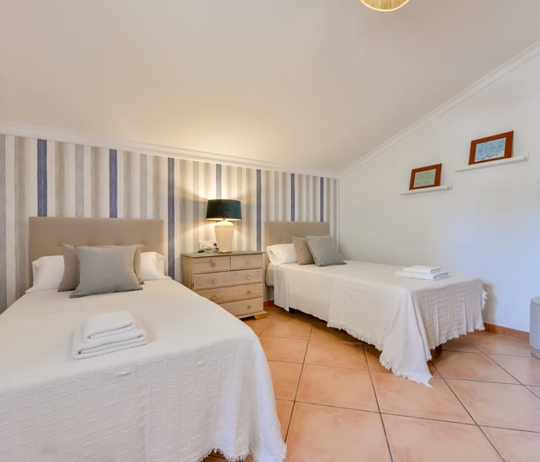 Alquiler de villa en Calpe BELLISSIMA 14 pax y piscina privada en Calpe - Habitaciones