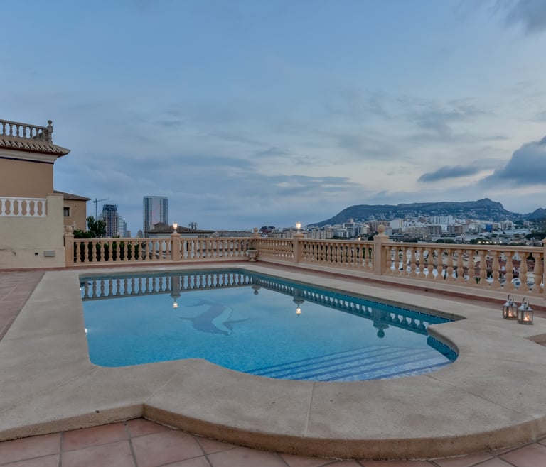 Alquiler de villa en Calpe BELLISSIMA 14 pax y piscina privada en Calpe - Piscina