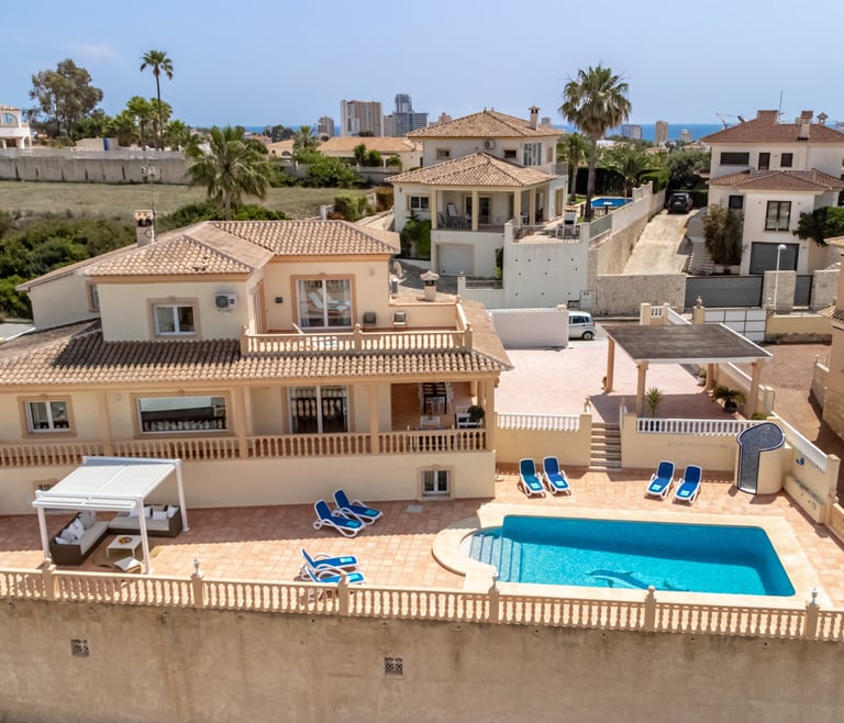 Alquiler de villa en Calpe BELLISSIMA 14 pax y piscina privada en Calpe - Planos de la vivienda