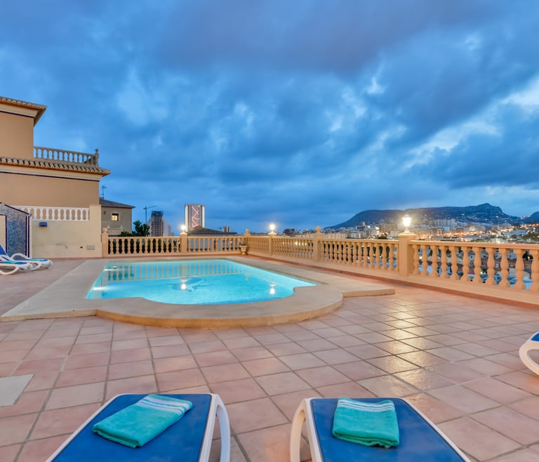 Alquiler de villa en Calpe BELLISSIMA 14 pax y piscina privada en Calpe - Piscina