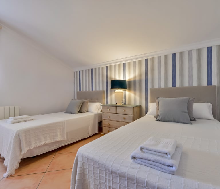 Alquiler de villa en Calpe BELLISSIMA 14 pax y piscina privada en Calpe - Habitaciones
