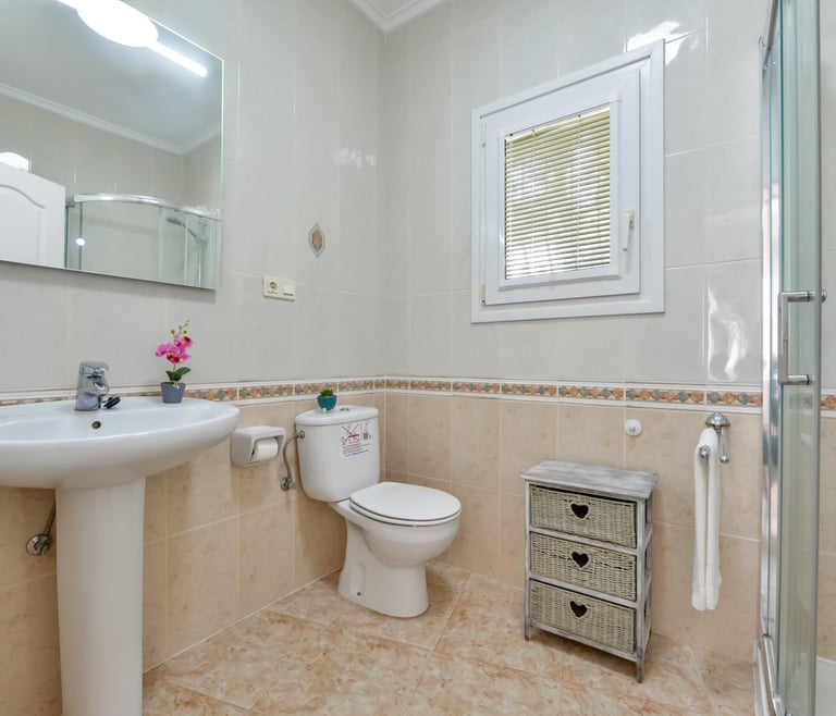 Alquiler de villa en Moraira, CLEO con Piscina Climatizada  en Moraira - Baño