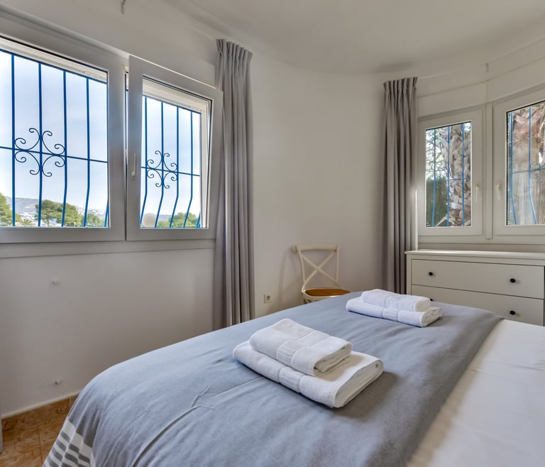 Alquiler de villa en Moraira, CLEO con Piscina Climatizada  en Moraira - Habitaciones