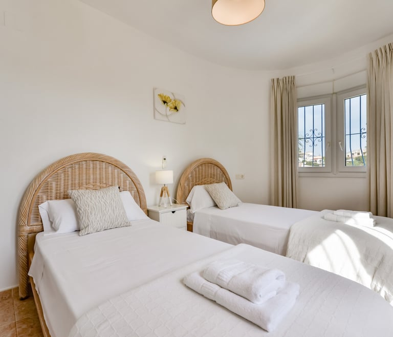 Alquiler de villa en Moraira, CLEO con Piscina Climatizada  en Moraira - Habitaciones