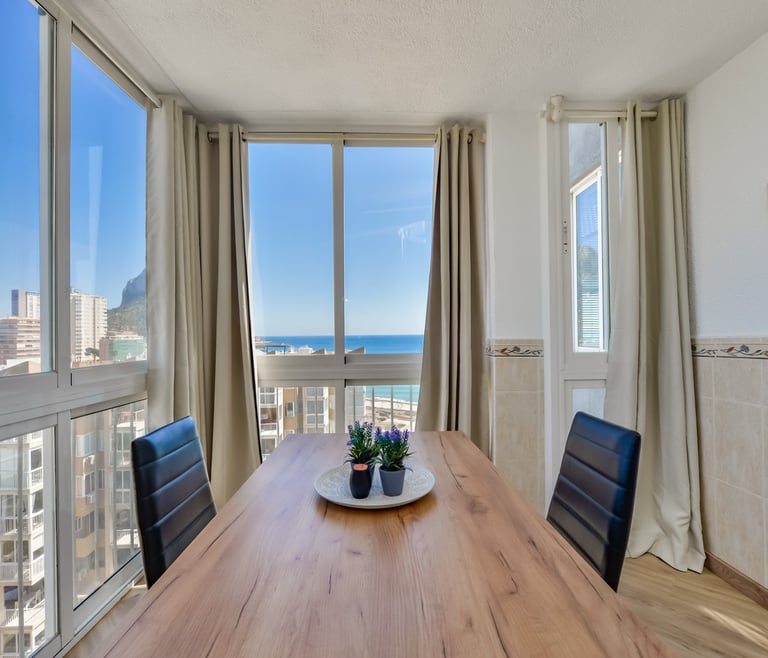 Appartement te huur in Calpe, REYNA en Calpe - Salon