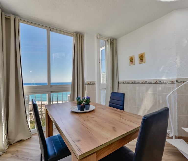 Appartement te huur in Calpe, REYNA en Calpe - Salon