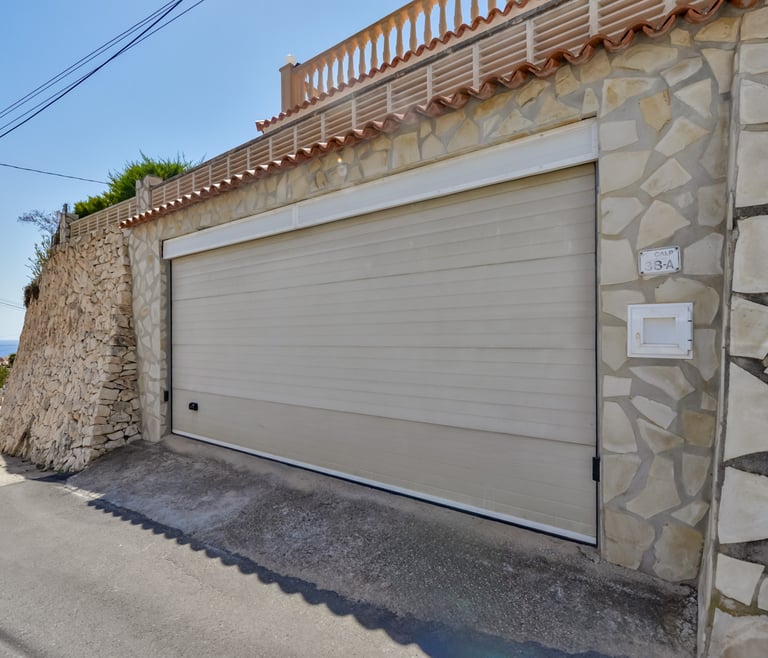 Alquiler de villa en Calpe, ENCANTO en Calpe - Garaje