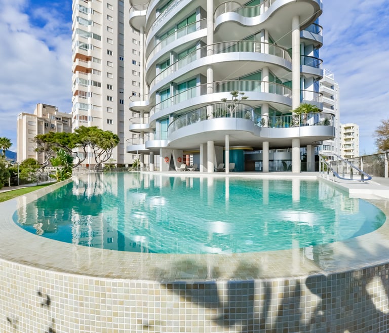 Vakantiewoning te huur bij de zee in Calpe, EVOLUTION en Calpe - Voorzijde