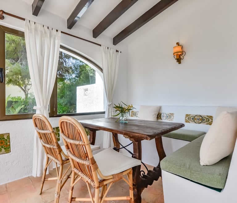 Villa te huur Benissa HELGA en Benissa - Eetkamer