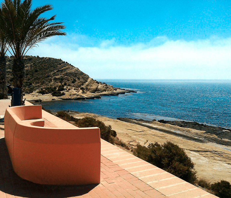 Calas in Alicante to enjoy the springtime